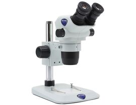 Optika Zoom-stereomikroskop SZO-1, binokulárny, 6,7×–45×, stĺpový statív, bez osvetlenia