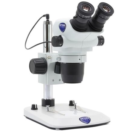 Optika Zoom-stereomikroskop SZO-3, binokulárny, 6,7×–45×, stĺpový statív, dopadajúce a prechádzajúce svetlo