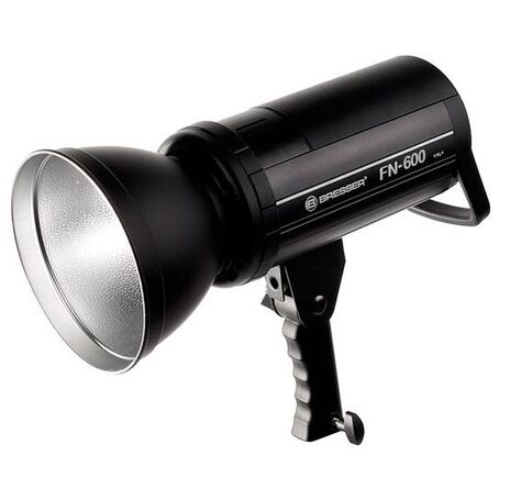 Štúdiový blesk BRESSER FN-600 s TTL pre Nikon + akumulátor